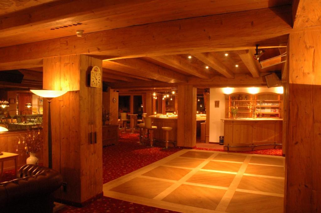 Ehrenbachhöhe on Top of the Mountain Kitzbühel Exterior foto