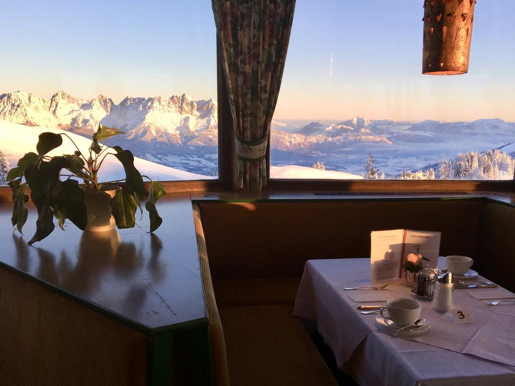 Ehrenbachhöhe on Top of the Mountain Kitzbühel Exterior foto