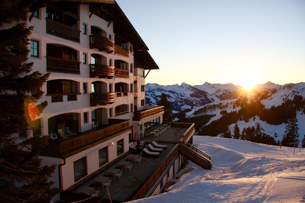 Ehrenbachhöhe on Top of the Mountain Kitzbühel Exterior foto